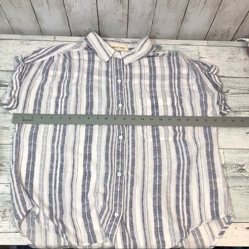 Cloth & Stone Button Up Cuffed Cap Sleeve Collar Top Large - Picture 9 of 10